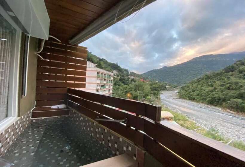 تختخواب و صبحانه Cheng Ping Hot Spring Inn