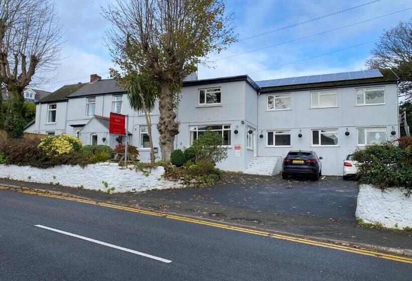 בית מלון כפרי Cottage Court