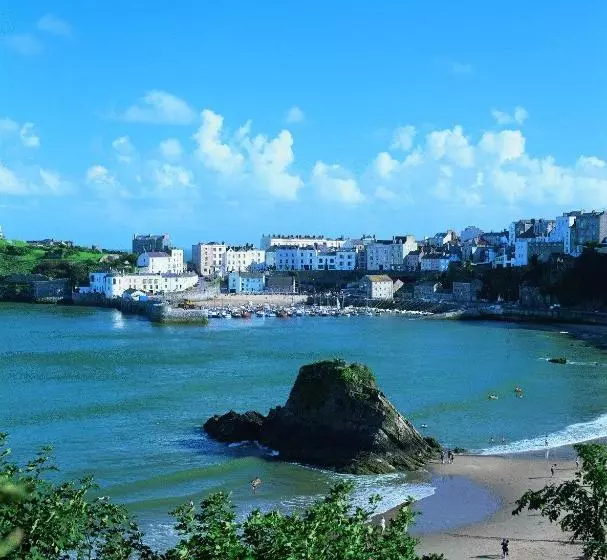 Hotelli Cottage Court