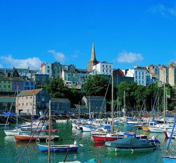 בית מלון כפרי Cottage Court