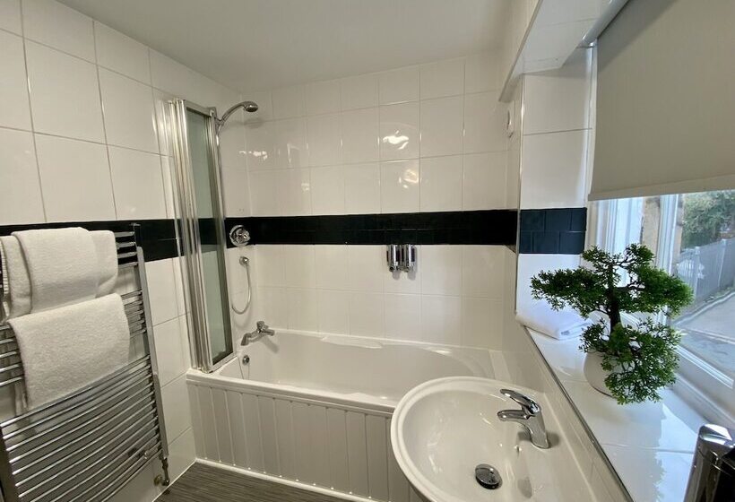 בית מלון כפרי Crows