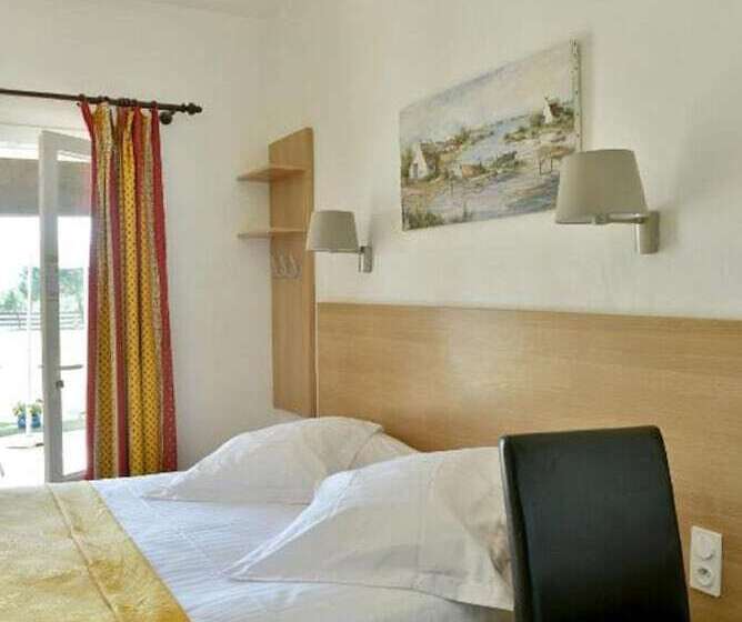 هتل Mas De La Grenouillère Hôtel Et Centre équestre En Pleine Nature