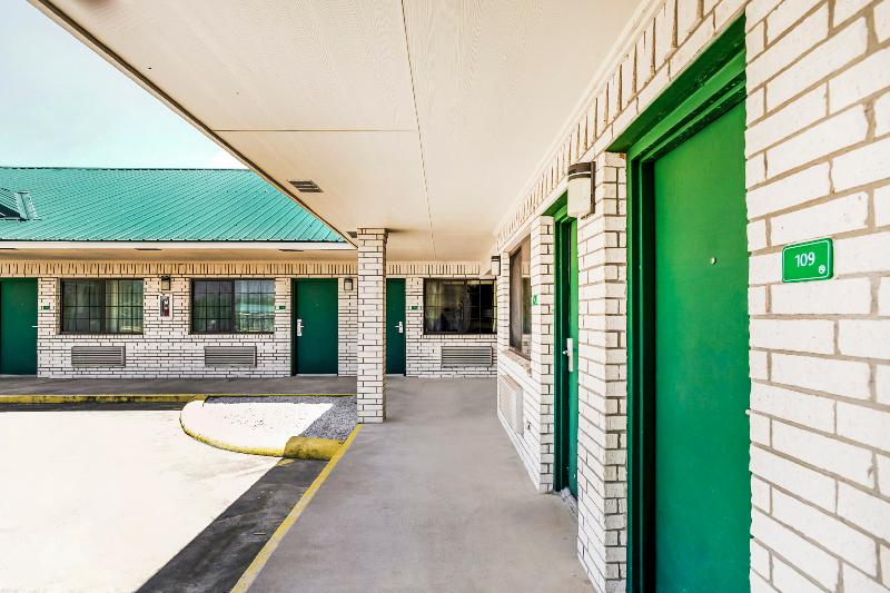 호텔 Regency Inn & Suites