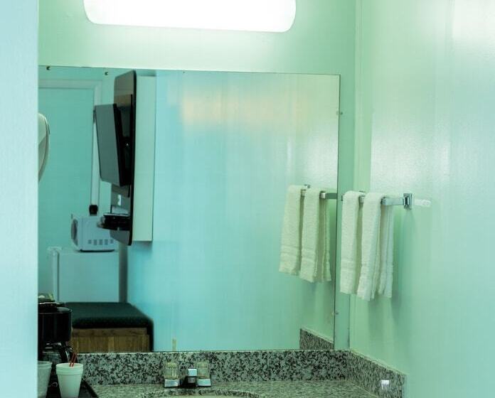 فندق على الطريق Relax Inn Front Royal