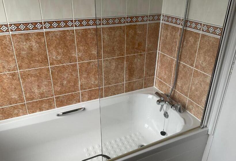 膳宿费 Brigstock House