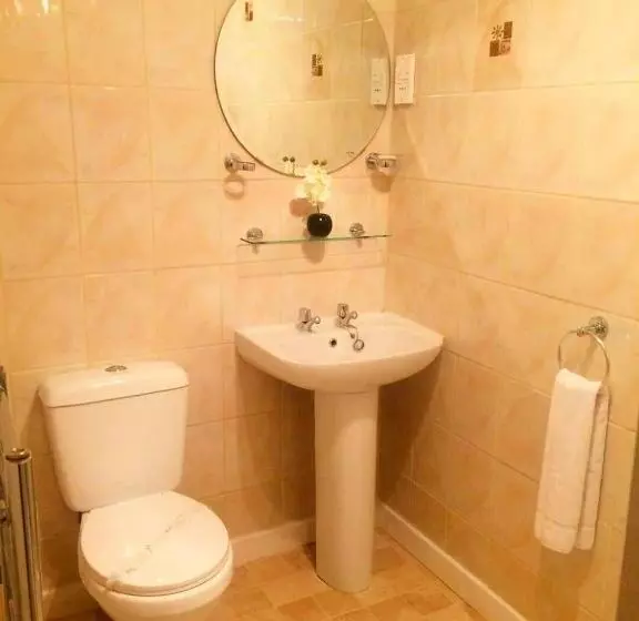 Majatalo Commodore Guesthouse, Seaside Holiday Suites