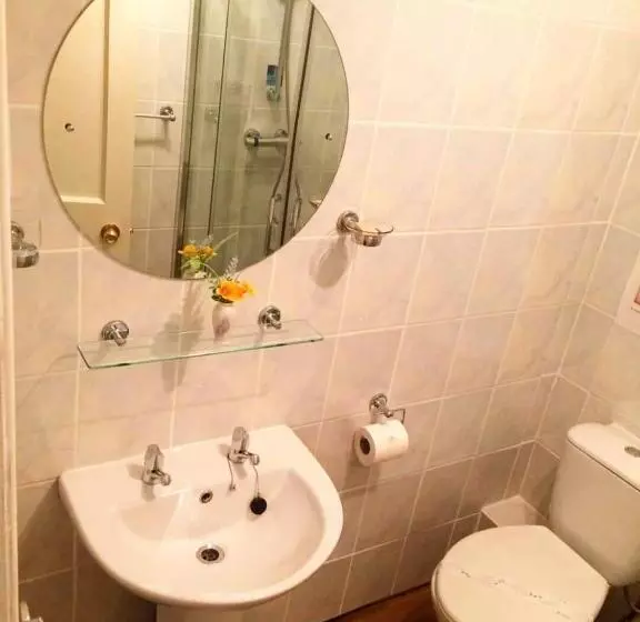 Majatalo Commodore Guesthouse, Seaside Holiday Suites