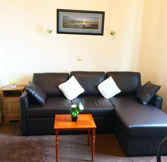 Pension Commodore Guesthouse, Seaside Holiday Suites