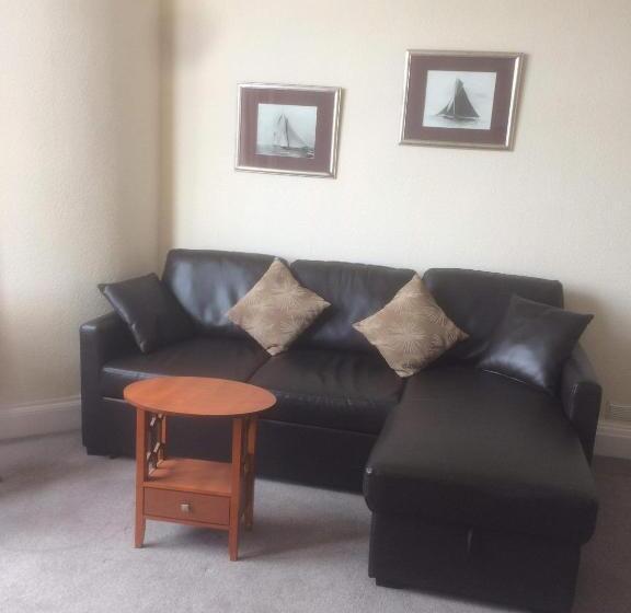 Pension Commodore Guesthouse, Seaside Holiday Suites