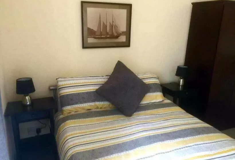 Majatalo Commodore Guesthouse, Seaside Holiday Suites