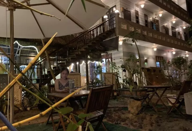 پانسیون Hoi An Sea Sunset Villa & Bar