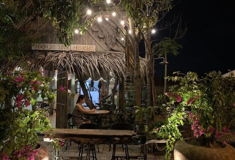 پانسیون Hoi An Sea Sunset Villa & Bar