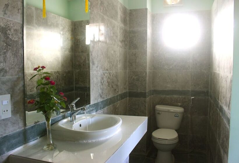 پانسیون Hoi An Sea Sunset Villa & Bar