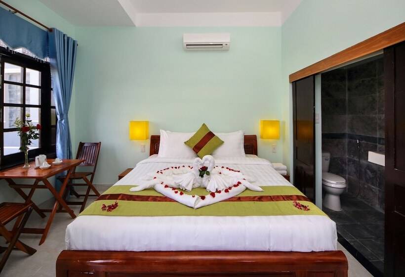 پانسیون Hoi An Sea Sunset Villa & Bar