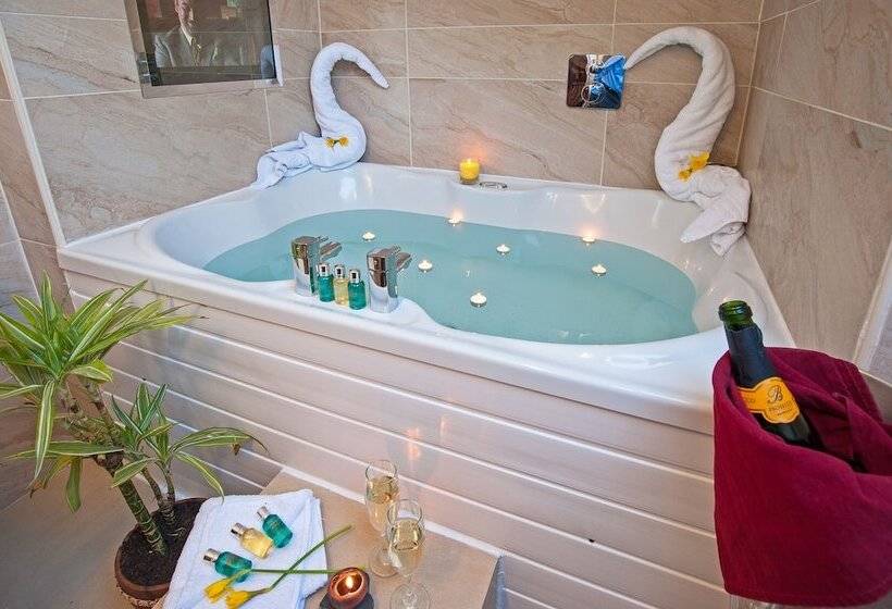 פנסיון Windermere Boutique Hotel Spa Suites & Hot Tubs