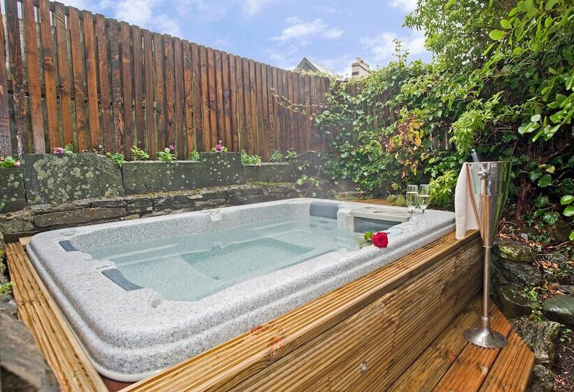 פנסיון Windermere Boutique Hotel Spa Suites & Hot Tubs