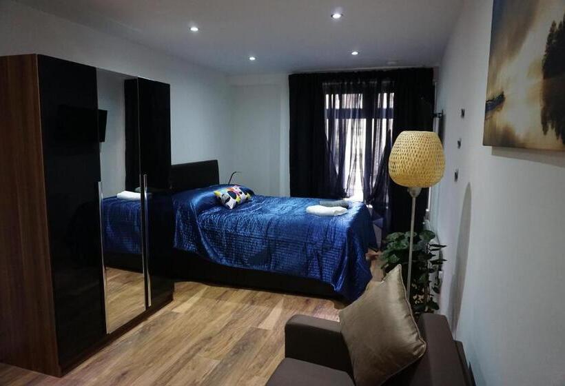 Victoria House Apartments