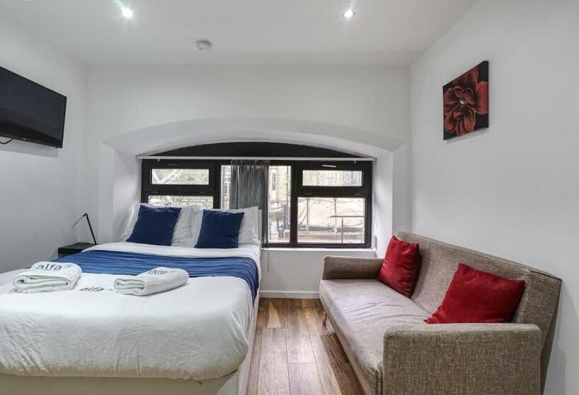 Victoria House Apartments