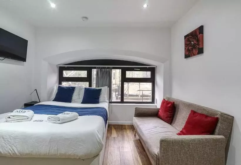 Victoria House Apartments