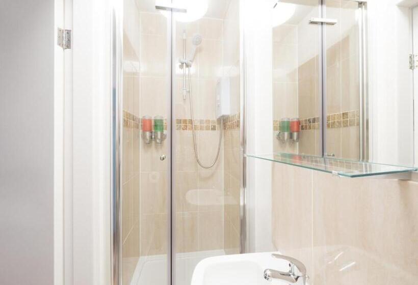 Victoria House Apartments