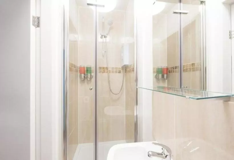 Victoria House Apartments