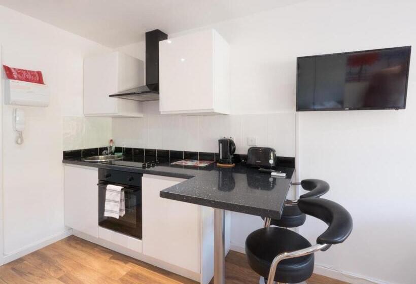 Victoria House Apartments