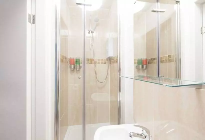 Victoria House Apartments