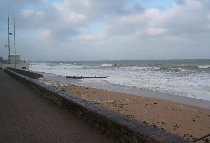 Aamiaismajoitus (B&B) Relais Du Cap Romain