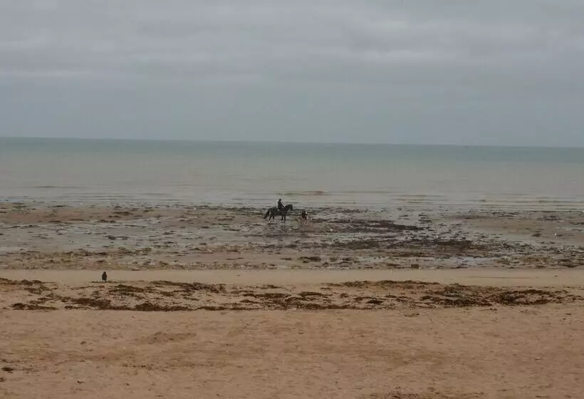 Aamiaismajoitus (B&B) Relais Du Cap Romain