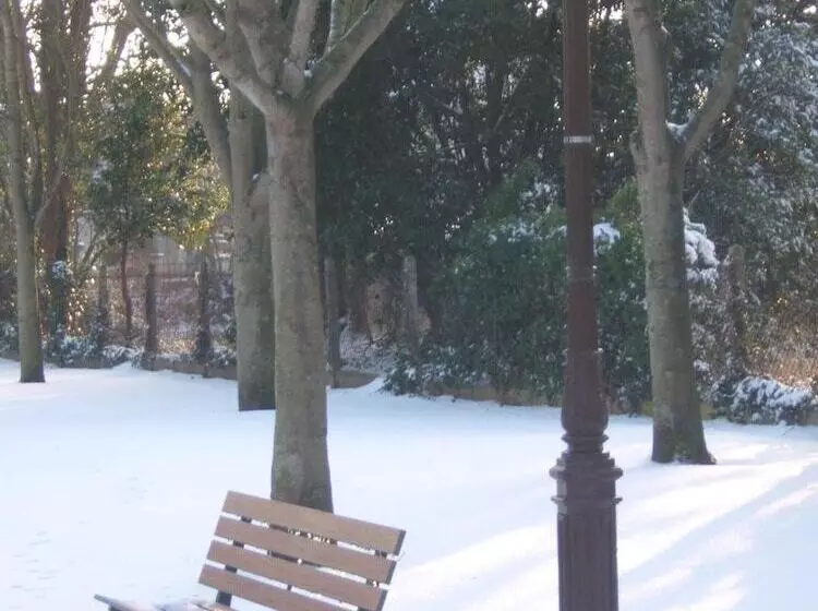 Aamiaismajoitus (B&B) Relais Du Cap Romain