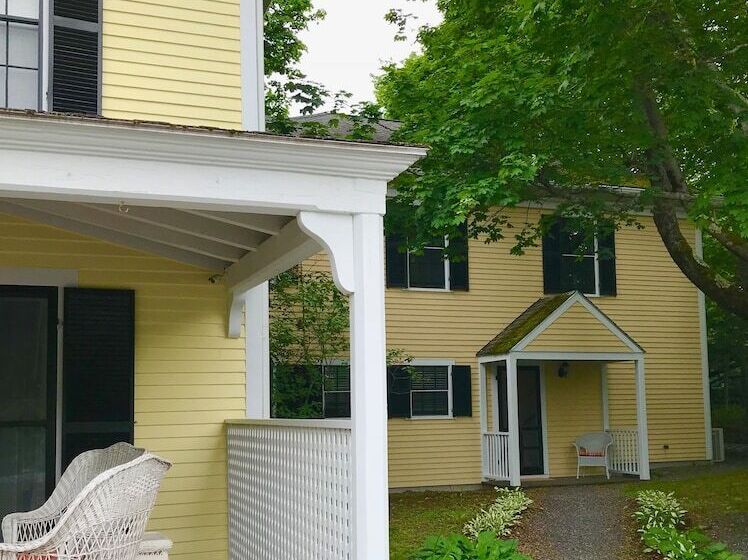 住宿加早餐  Yellow House Inn