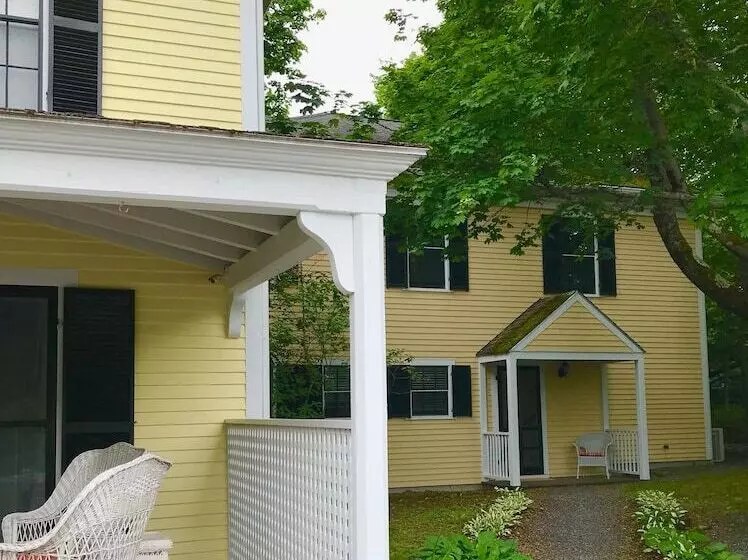 ベッドアンドブレックファースト Yellow House Inn