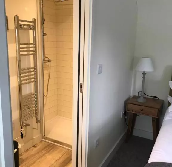 مسافرخانه The Foresters Arms