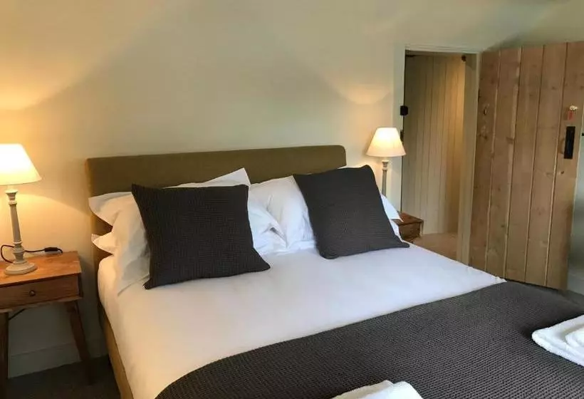 مسافرخانه The Foresters Arms