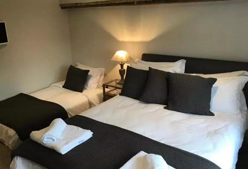 مسافرخانه The Foresters Arms