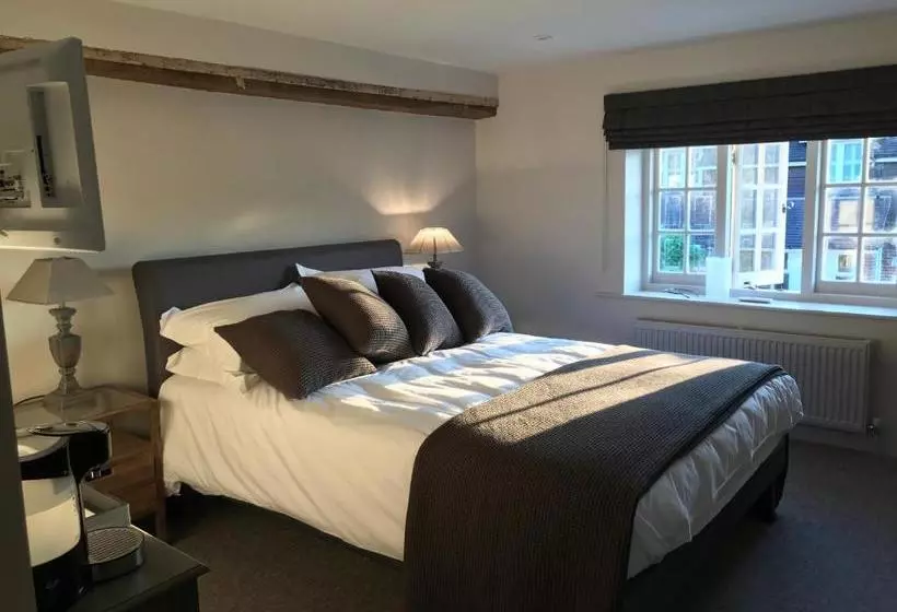 مسافرخانه The Foresters Arms