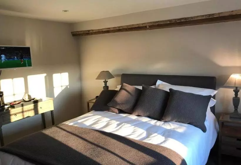 مسافرخانه The Foresters Arms