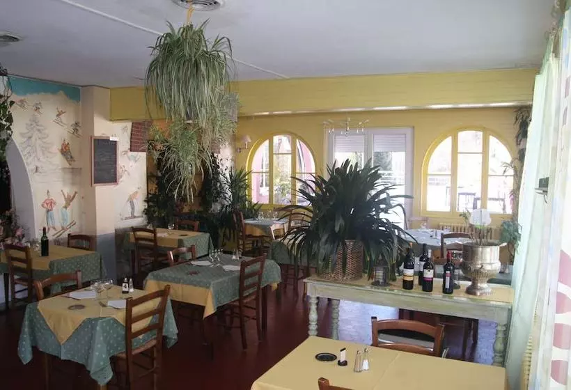 هتل Hôtel Le Grillon