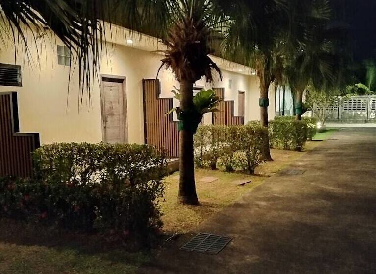 בית מלון כפרי Journey Residence Phuket