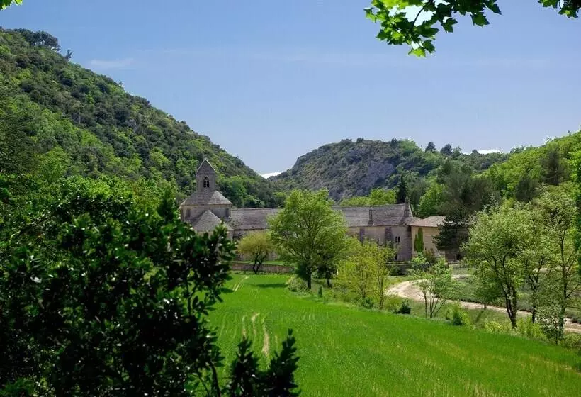 Hotelli Vvf Luberon Provence, Murs