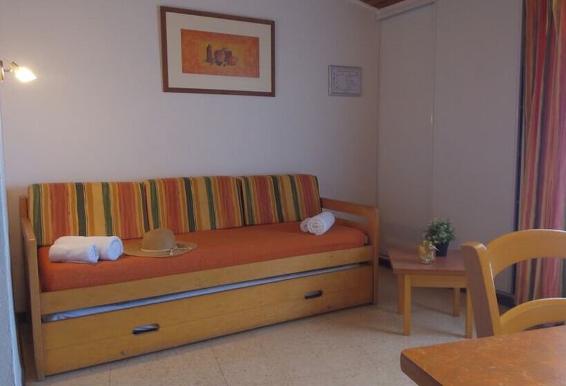 فندق Vvf Luberon Provence, Murs