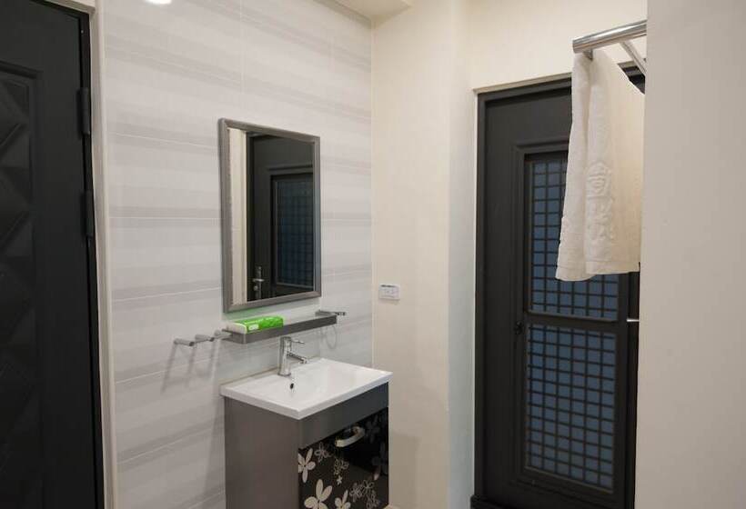 پانسیون Hyatt Inn