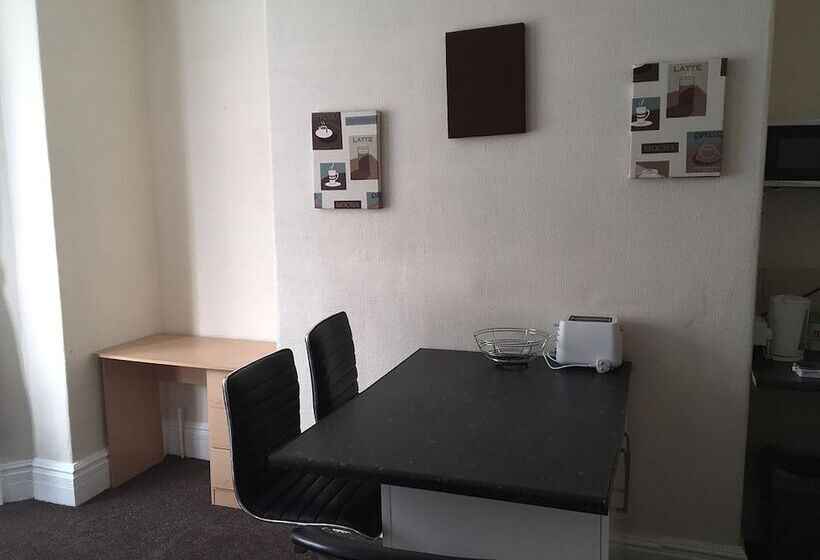 Suli House  Holiday Flats & En Suite   Families And Couples Only