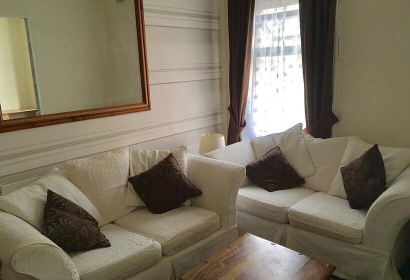 Suli House  Holiday Flats & En Suite   Families And Couples Only