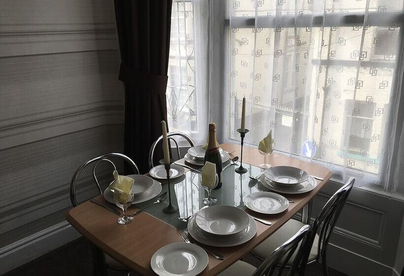 Suli House  Holiday Flats & En Suite   Families And Couples Only