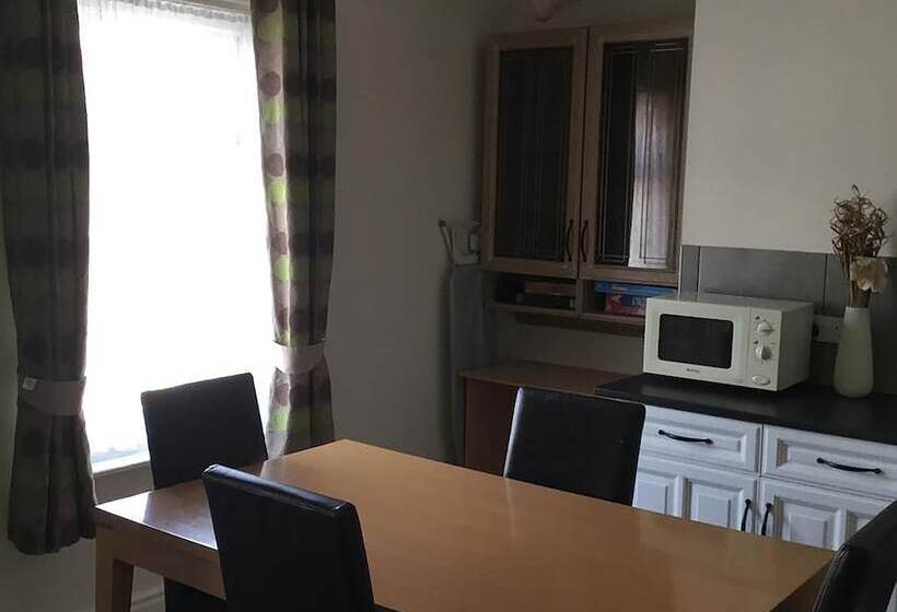 Suli House  Holiday Flats & En Suite   Families And Couples Only
