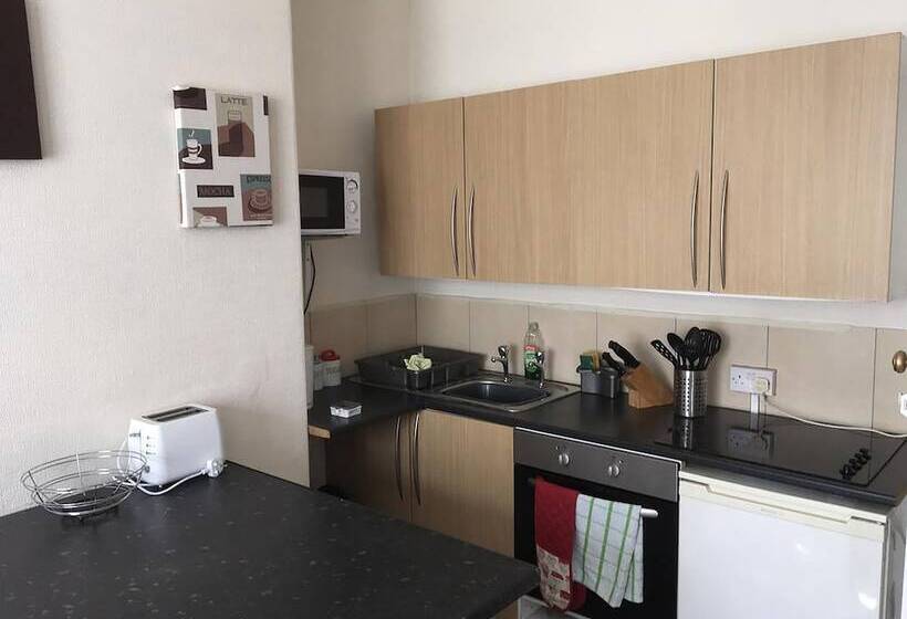 Suli House  Holiday Flats & En Suite   Families And Couples Only