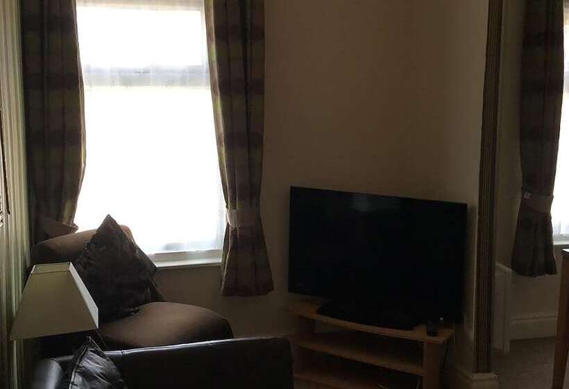 Suli House  Holiday Flats & En Suite   Families And Couples Only