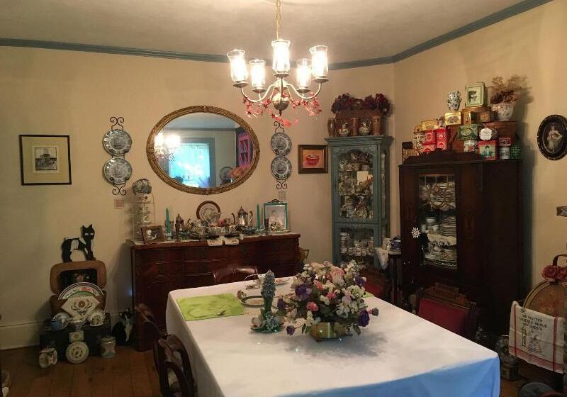 The Pratt Smith House B&b