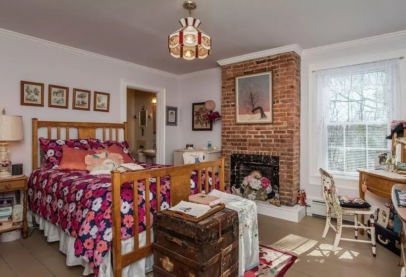 The Pratt Smith House B&b